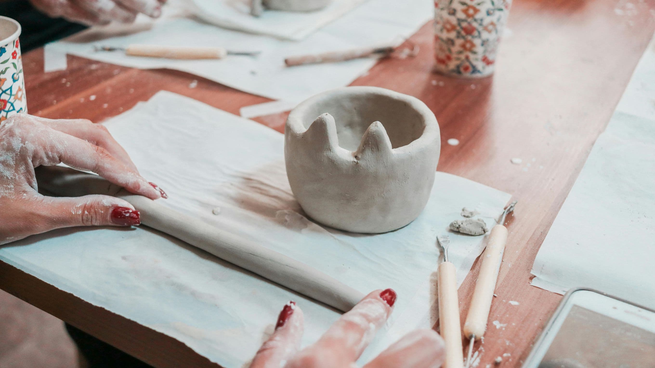 Ceramika handmade od kuchni - jak powstaje kubek, czarka i misa?